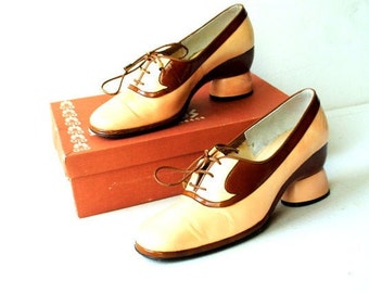 Wearable  art vintage 70s, cream- brown patent leather oxford style , sculptured heel, hand made shoes by Mikelos, Athens . Size 7AA.