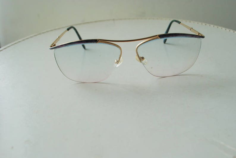 Mod vintage 70s, aviator , women's, optical, asymmetric lenses eye glasses with a blush blue shades. image 2