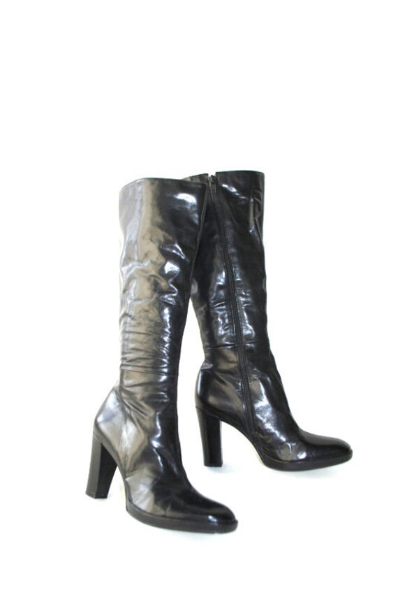 tall black boots with chunky heel