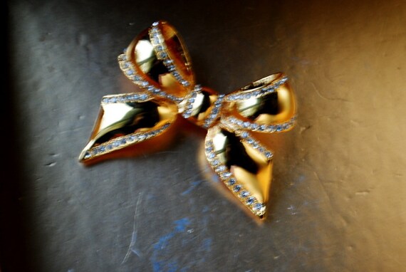 Statement  vintage 80s,   gold tone metal, 3 d  b… - image 3