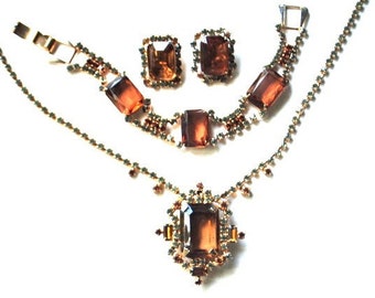 1950  vintage , art deco style jewelry  set: necklace , bracelet , clip on earrings, rectangle cognac  brown lucite, sage green rhinestones.