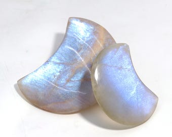 Talla de luna creciente de piedra lunar azul brillante: piedra preciosa de cristal curativo