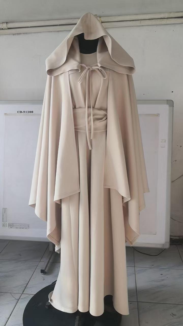 お値下げ　Decorated beige cloak（ロングマント） 袖付マント 120 サンドベージュ 【ロングコート・マント販売
