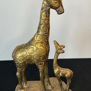 Wunderschöne Messing Eltern & Baby Giraffe - Vintage Messing Tiere - MCM Giraffen Dekor - Mama / Papa / Baby - Babyparty / Kinderzimmer