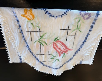 Vintage Handmade Embroidered Table Runner with Tulips - Spring Table Decor