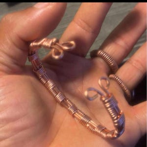 Minimalistische massief koperen armband | Handgemaakte helende sieraden | Smalle, verstelbare koperen manchet | Uniseks armband voor dagelijks gebruik