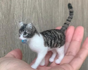 Custom Wool Cat Sculpture – Needle Felted Cat Figurine, Mini Tabby Memorial Gift