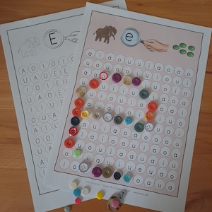 Juego educativo de letras A-Z: juego de búsqueda y material para colocar botones y piedras muggles para preescolar o primaria (descargar, alemán, inglés)