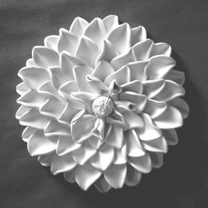 Weiße Dahlie Tonblumen Wandskulptur - 3D moderner minimalistischer Home Styling Akzent