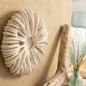 Scultura murale costiera - Arte tridimensionale con texture oceanica e barriera corallina immagine 2
