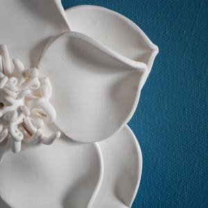 Flowers Wall Sculptures Art Dimensional Wall Decor Accents in White image 8