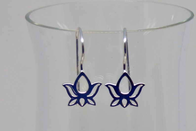 Lotus Flower Sterling Silver Earrings, Large Abstract Floral Dangles, Unique Statement Botanical Drops, Yoga Jewelry or Gift for Yogi Bild 2