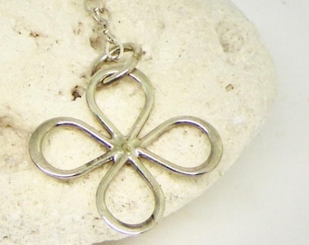Sterling Silver Daisy Necklace: Dainty Floral Pendant, 16 inch Chain