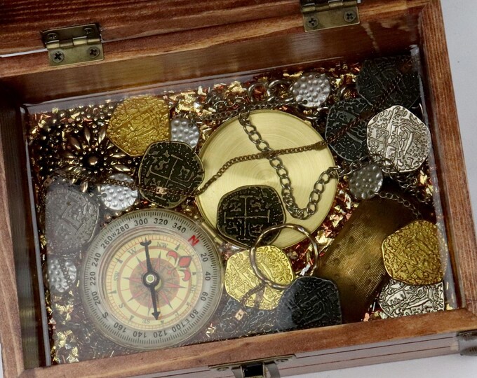 Treasure Custom Pirate Treasure Dnd Custom Dice Box/rolling Tray, Resin Poured ...