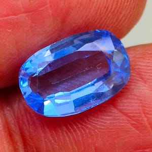 4 Carat Oval Blue Topaz Gemstone: Indian Origin, Heated