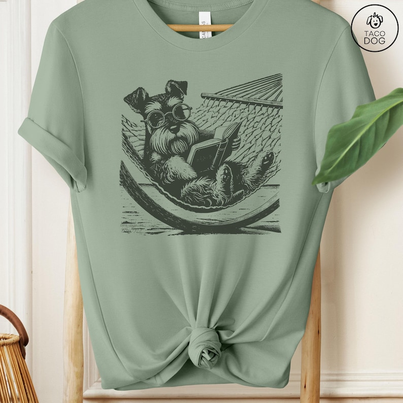 Schnauzer, Vintage Hundeshirt, lustiges Hundeshirt, Hundemama Shirt, Lesehund TShirt, Sommer Hängematte, Schnauzer Mama, Schnauzer Papa Bild 3