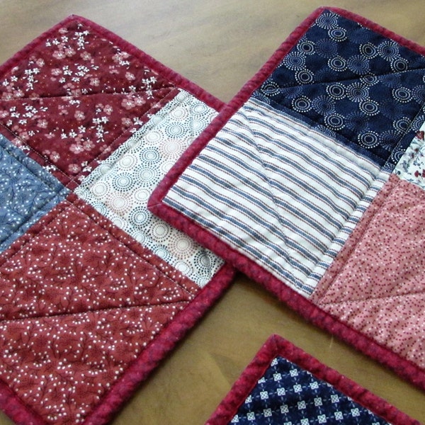 AMERICANA SNACK MATS,  Quilted, 9" square, Set of 2