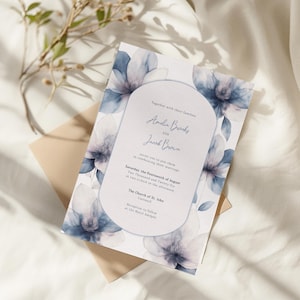 Moderne Floral Große Hochzeitseinladung Vorlage in Blau und Elfenbein, A5 + Half-Letter, doppelseitiges abstraktes Design Ätherische Blüte CR143