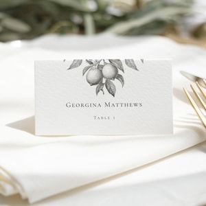 Modelo elegante de marcadores de lugar com tema de limão, dobra plana ou em formato de tenda, cartões de nome para casamento para impressão, banquete de recepção, botânico cítrico | La Scorza CR107
