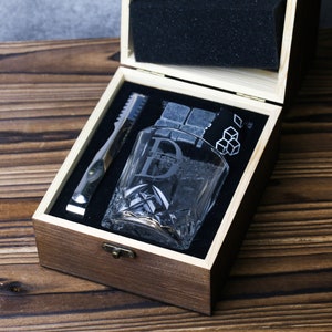 Personalized Whiskey Glass Set with Wooden Box, Whiskey Stone Set, Groomsmen Gift, Best Man Gift, Boyfriend Gift, Whiskey Gifts for Him Dad