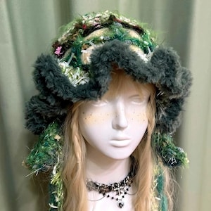 Green Jellyfish Wave Brim Beanie, Handmade Crochet Winter Warm Jellyfish Hat with Pom, Cozy Jellyfish Beanie, Y2K Cosplay Festival Headwear