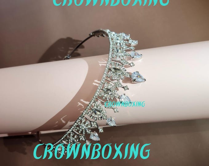 Queen Rhinestone Crown/Tiara main image 0