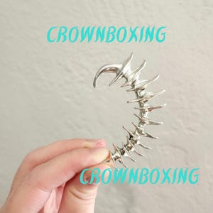 Single punk Gothic Skeleton Spike Ear clips earring for Women Hip hop Metal Thorn Ear Cuff Jewelry birthday gift for her street wear