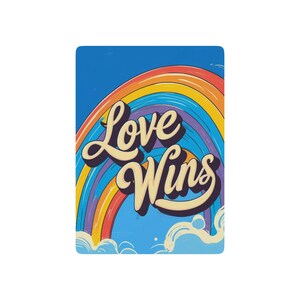 Juego de cartas de póker: baraja colorida y elegante para noches de juego, regalo para gamers, diseño "Love Wins", diversión de mesa, juegos de cartas, coleccionables