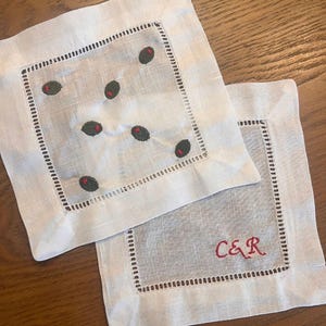 カスタム刺繍リネンカクテルナプキン - ミニオリーブ付きパーソナライズギフト2枚セット - パーティー、ホステス、バーカート