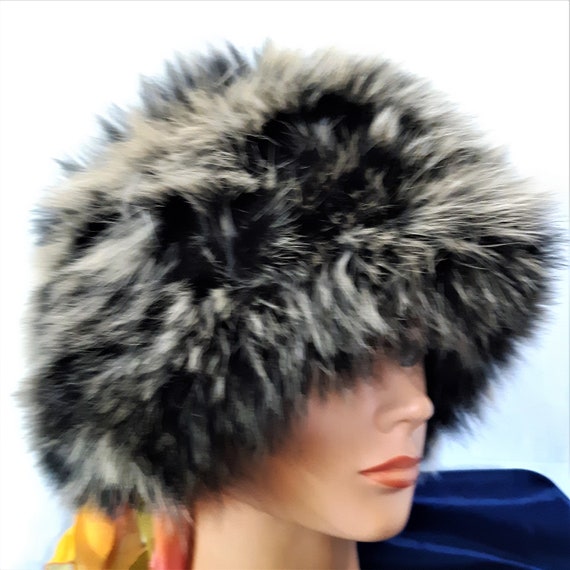Vintage Memar Fox Fur Hat in Super Soft Black and… - image 3