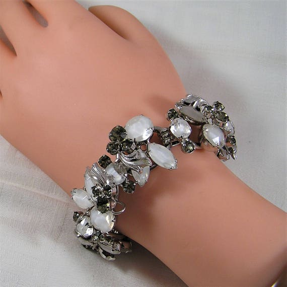 Vintage Juliana D & E Bracelet Earring Set of Whi… - image 9