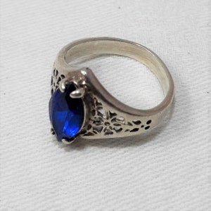 Vintage Silver Solitaire Ring with Blue Stone in Size 8. It Looks Like Sterling But is Unmarked. The Setting Has a Lacey Open Design. D33 image 3