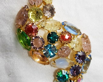 Vintage D&E Juliana Brooch with Multicolored Glass Stones Including Crackle Stones. Marquise and Round Stones Prong Set in Gold Metal (D35)