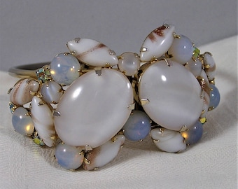 Vintage Juliana D&E Clamper Bracelet with White Swirl Art Glass Cabs, Faux Moonstone or Opaline Cabs, Fluss Navettes, and Rhinestones. (D27)