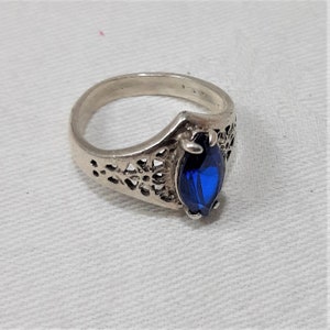 Vintage Silver Solitaire Ring with Blue Stone in Size 8. It Looks Like Sterling But is Unmarked. The Setting Has a Lacey Open Design. D33 image 7