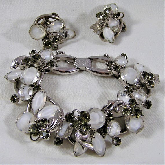 Vintage Juliana D & E Bracelet Earring Set of Whi… - image 1