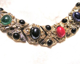 J54 Vintage Multi Color Stone Etruscan Look Choker Necklace Pale Goldish Silver Metal