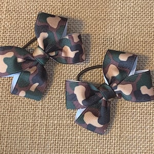 Camouflage Pigtail Hair Bow, Camo hairbow, camouflaged hair bow, Olive Green Brown Tan Camo Camouflage bow, Baby Toddler Hairbow Hunting