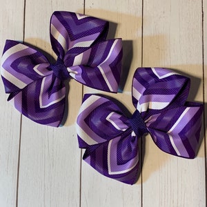 Lila Lavendel Weiß Chevron Haarschleife, Lila Weiß Zopf Haarschleifen, Lila, Lila & Weiß Haarschleifen Haarschleifen Haarspange Pony-O, Lila Weiß