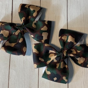 Camouflage Green Brown Hair Bow, 3” Green Black Brown Tan Brown Camouflage pigtail hairbow, hair bow clips barrette Pony-O,  Camo hair Bow