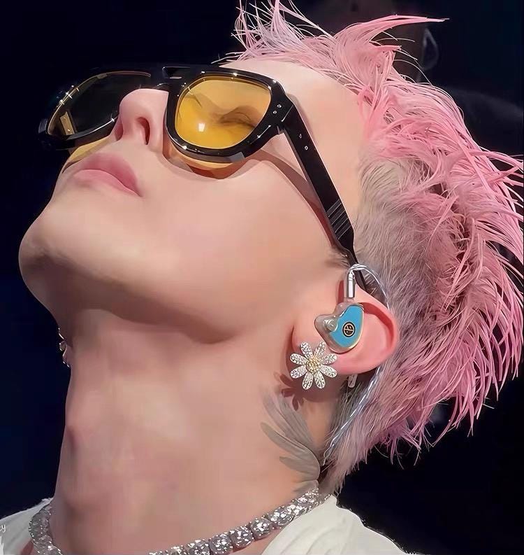 【Peaceminusone】 Pin Set #2 Multi Variety of 14 Commemorative Pins | eBay