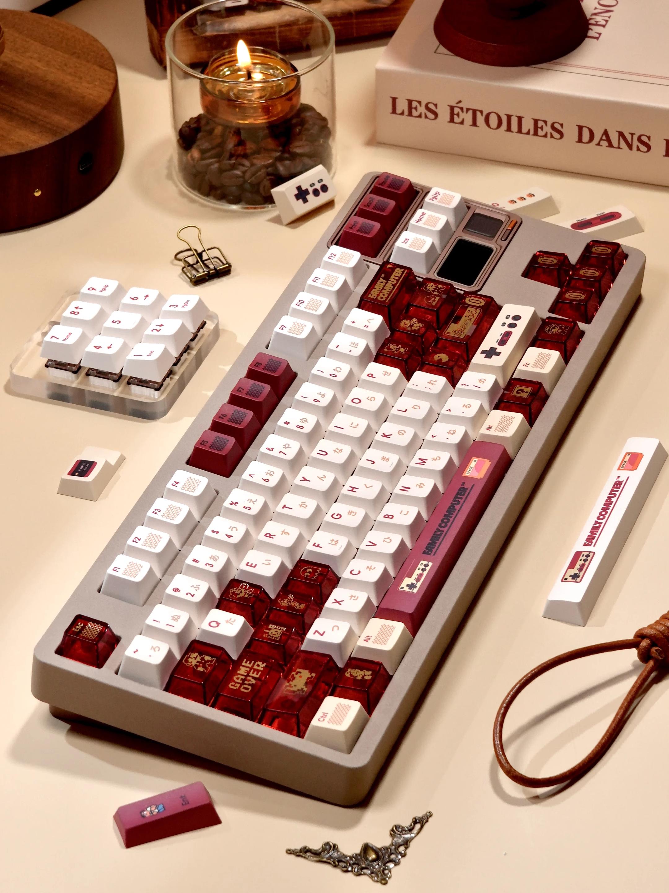 Family Computer/Red and White Game Console Keycaps [A Nostalgic Childhood Memory]