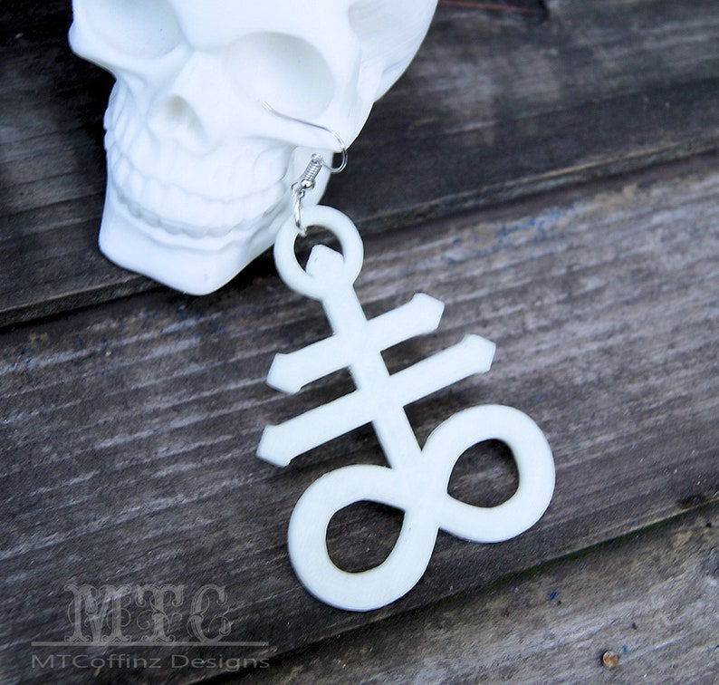 Leviathan cross earrings Outlet