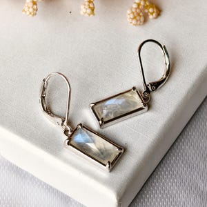 Örhänge i sterlingsilver med rektangulär månsten, ädelstensörhängen för kvinnor, smycken med månsten