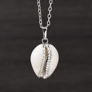 Hangerketting met kauri-schelp: zilver/roséverguld, natuurlijke parelschelp