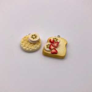 Lot de 2 breloques pour le petit-déjeuner en pâte polymère
