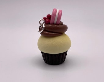 Breloque macaron cupcake en pâte polymère