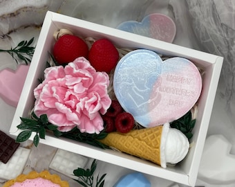 Mother's Day Soap Gift Set, Handmade Flower & Ice Cream Soap Box, Personalized Gift for Mom or Grandma, Floral Glycerin Soap, Custom Card