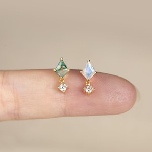 14K Gold Moss Agate Helix Earring, Cartilage Earlobe Threadless Pin Stud, Plant Conch Tragus Labret Push Back Piercing 4.5mm x 12.5mm