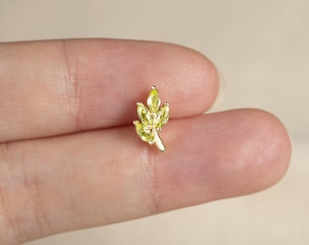Titanium Peridot Stud Earring, Delicate Threadless Flat Back Conch Stud, 925 silver Tragus Stud, Helix Piercing Jewellery,Gift for Mother